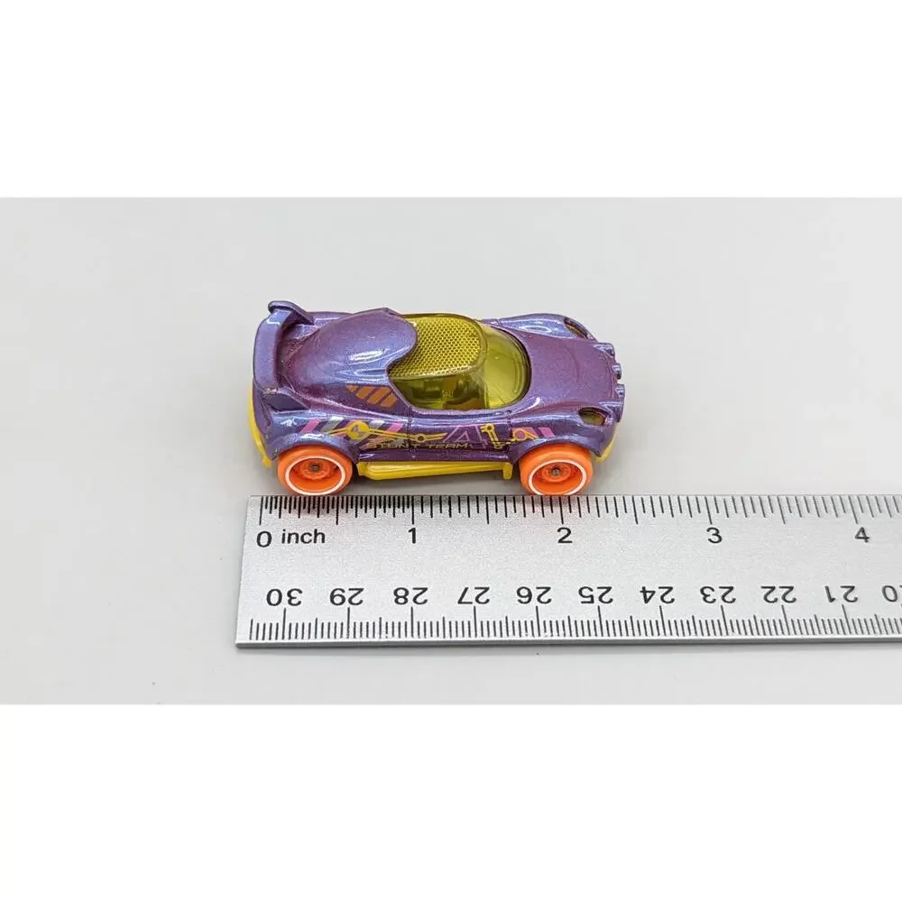 Mattel 2017 Hot Wheels Hi Beam Purple & Yellow 1:64 Diecast Car